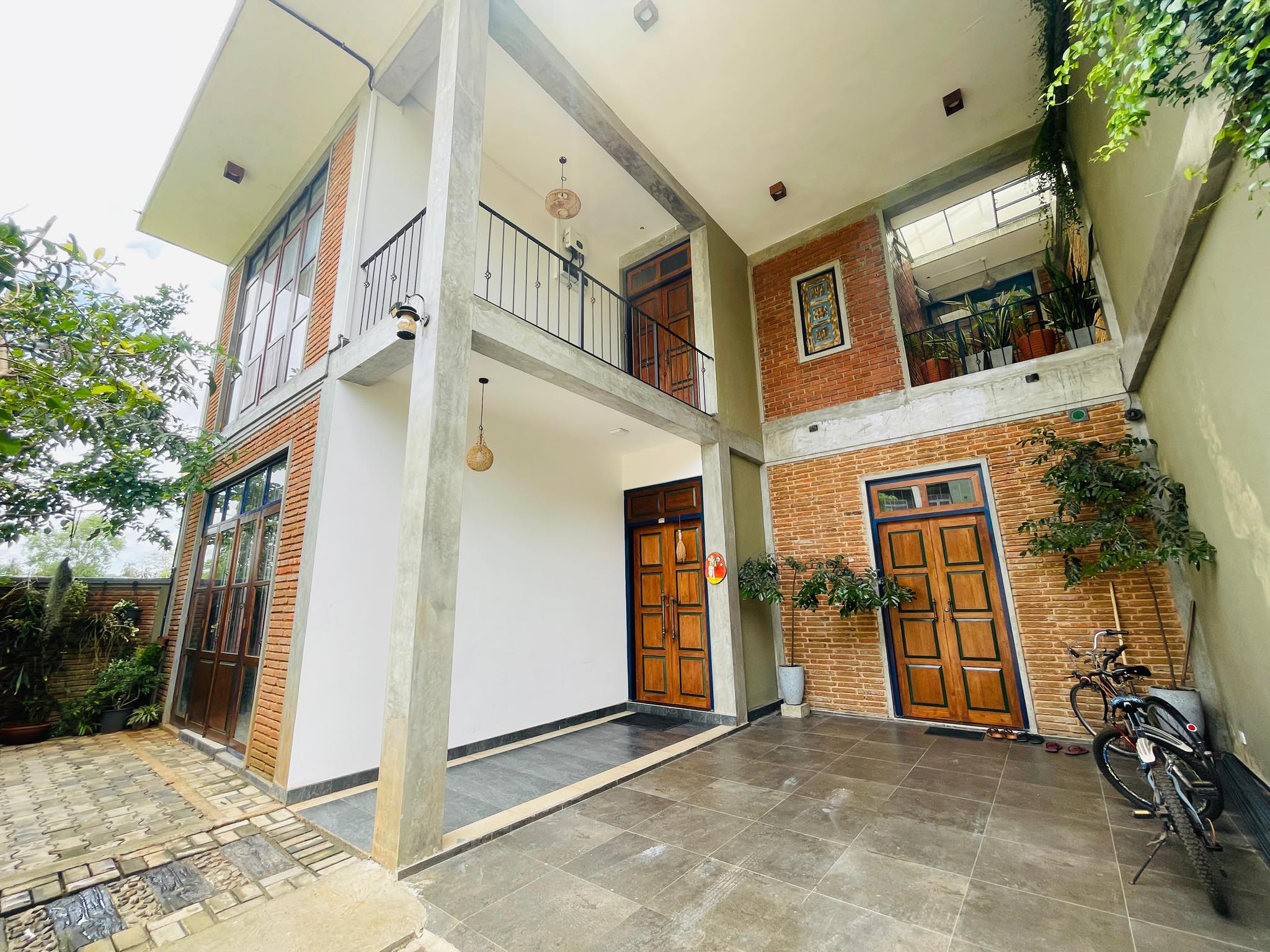 Ehala Arana grounds and facade